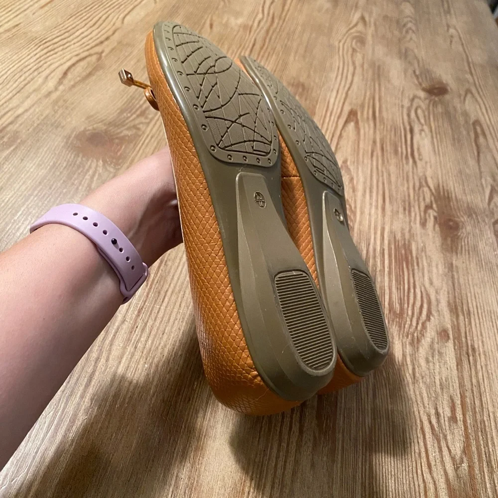 GOLD TOE WARM CARAMEL COMFORT BALLET FLATS SIZE 10M LIKE NEW! FAUX LEATHER FALL